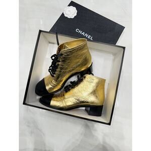 NWOB CHANEL Interlocking CC Logo Gold Leather Combat Boots Sz.40.5